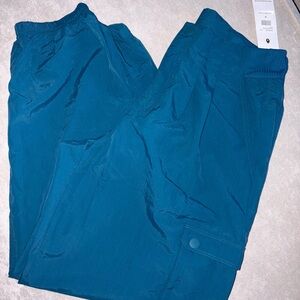 Spiritual Gangster Taylor Cargo Pants - size Medium